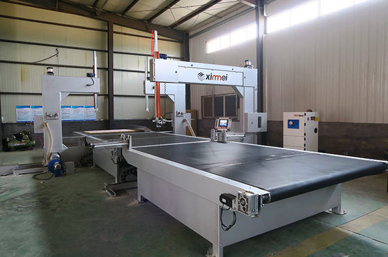 เครื่องตัดโฟมอุตสาหกรรมแนวตั้ง 7KW เครื่องตัดโฟม Epe แบบยืน
