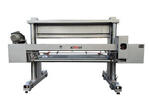 2200mm SKD11 Blade Pu Cutting Machine คู่มือม้วนเส้นตรง การแยกแนวราบ